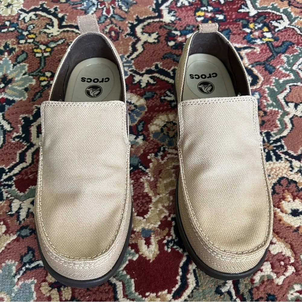 CROCS NEW NWT Men's WALU Khaki Beige Slip-On Loafers 9